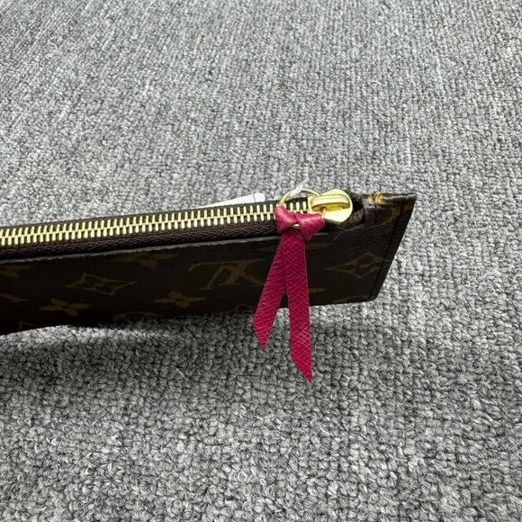 Louis Vuitton Josephine Leather Wallet 385-010725 - Picture 15 of 15